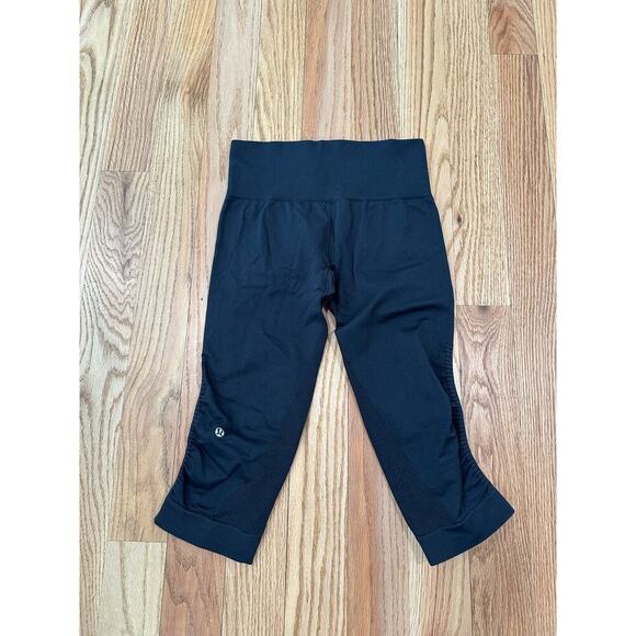 Lululemon In the Flow Crops - Picture 2 of 3